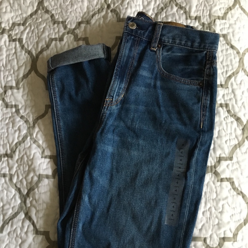American Eagle *NEW* Mom Jeans